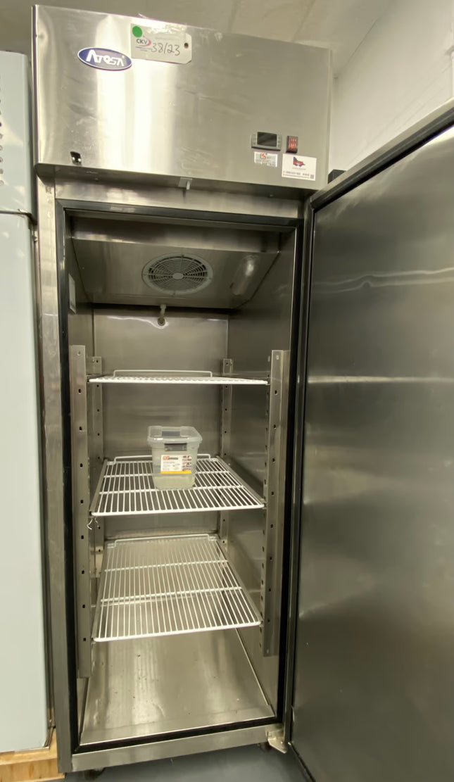 Atosa Mbf8004 Top Mounted Single Door Refrigerator - 670 Litres