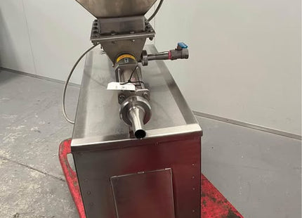 Volumetric Pump With Pre-Feed Hopper image 2