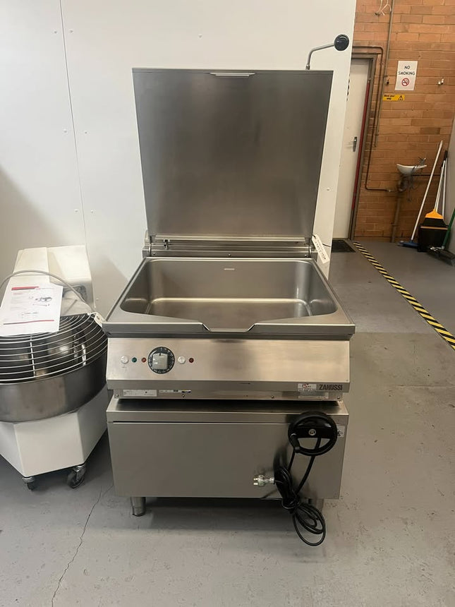 Zanussi Evo 900 - Gas 800Mm 80L Manual Tilting Bratt Pan With Duomat Bottom image 0