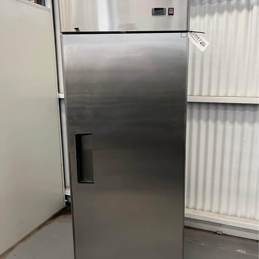 Atosa Mbf8004 Top Mounted Single Door Refrigerator - 670 Litres image 0